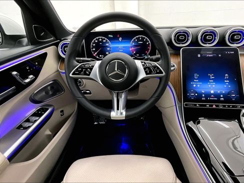 Used 2023 Mercedes-Benz C 300 Sedan image 4