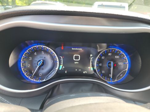 New 2026 Chrysler Pacifica Select image 11