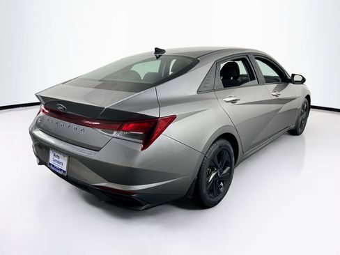 Used 2023 Hyundai Elantra SEL FWD image 5