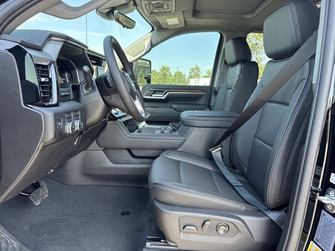 New 2025 GMC Sierra 2500 Denali w/ Denali Reserve Package image 16