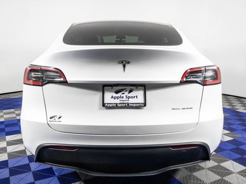 Used 2023 Tesla Model Y Long Range AWD/4WD image 5