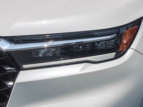 Used 2025 Honda Pilot Touring image 5