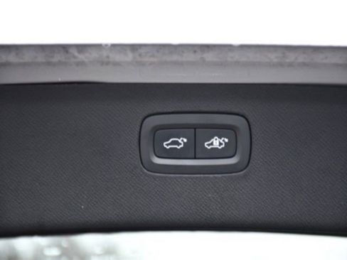 Used 2025 Volvo XC90 B6 Plus image 22