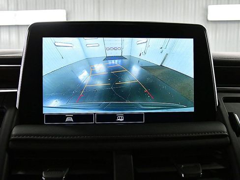 Used 2021 Chevrolet Tahoe Z71 image 11