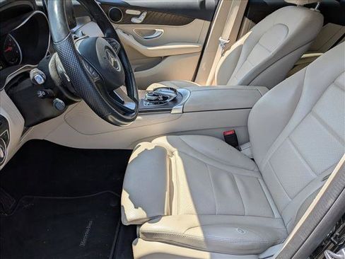 Used 2019 Mercedes-Benz GLC 350e 4MATIC image 13