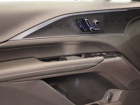 New 2026 Cadillac Lyriq Luxury image 9