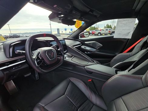 Used 2024 Chevrolet Corvette Stingray Premium Conv w/ Z51 Performance Package RWD image 19