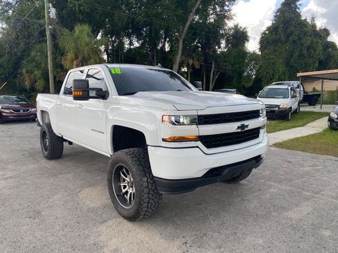 Used 2018 Chevrolet Silverado 1500 Custom w/ Custom Value Package AWD/4WD image 5