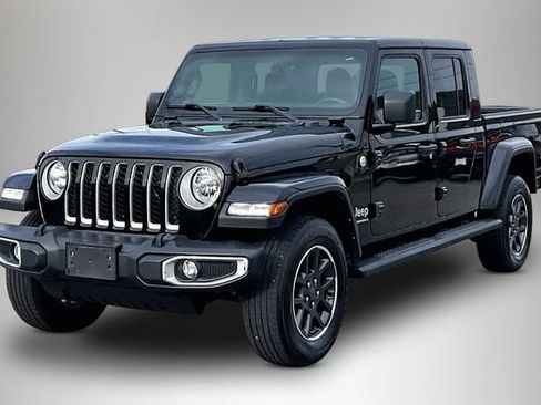 Used 2023 Jeep Gladiator Overland AWD/4WD image 2