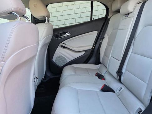 Used 2018 Mercedes-Benz GLA 250 4MATIC image 12