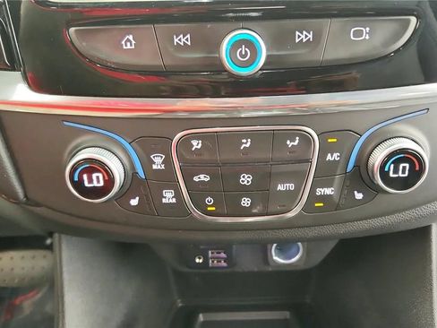 Used 2023 Chevrolet Traverse RS FWD image 26