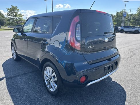 Used 2018 Kia Soul + w/ Audio Package FWD image 4