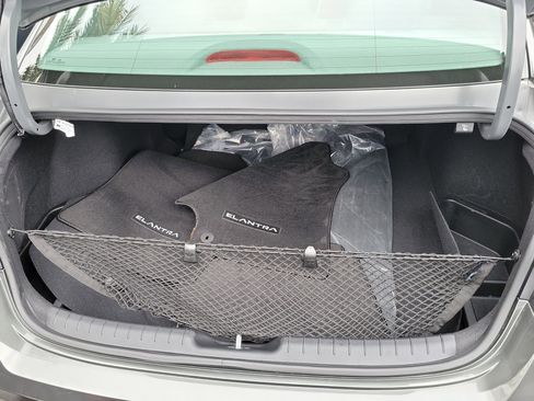 Used 2025 Hyundai Elantra SEL FWD image 20