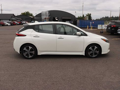 Used 2020 Nissan Leaf SV w/ SV All Weather Package FWD image 4