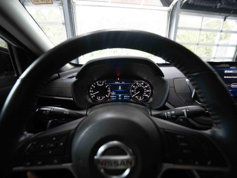 Used 2022 Nissan Altima 2.5 SR FWD image 15