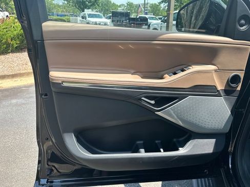 New 2026 Lincoln Navigator Black Label AWD/4WD image 10