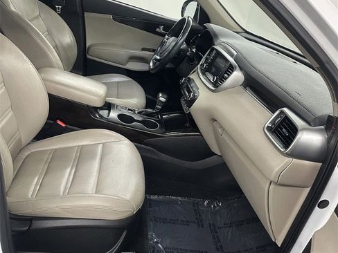 Used 2020 Kia Sorento EX image 40