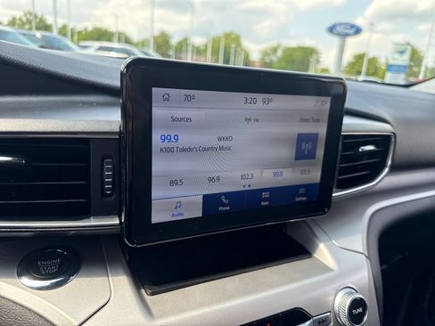 Used 2022 Ford Explorer XLT w/ Equipment Group 202A AWD/4WD image 36