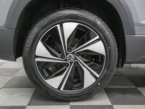 Used 2023 Volkswagen Taos SE image 19