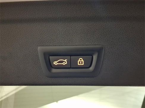 Certified 2023 BMW X6 xDrive40i w/ M Sport Package image 13