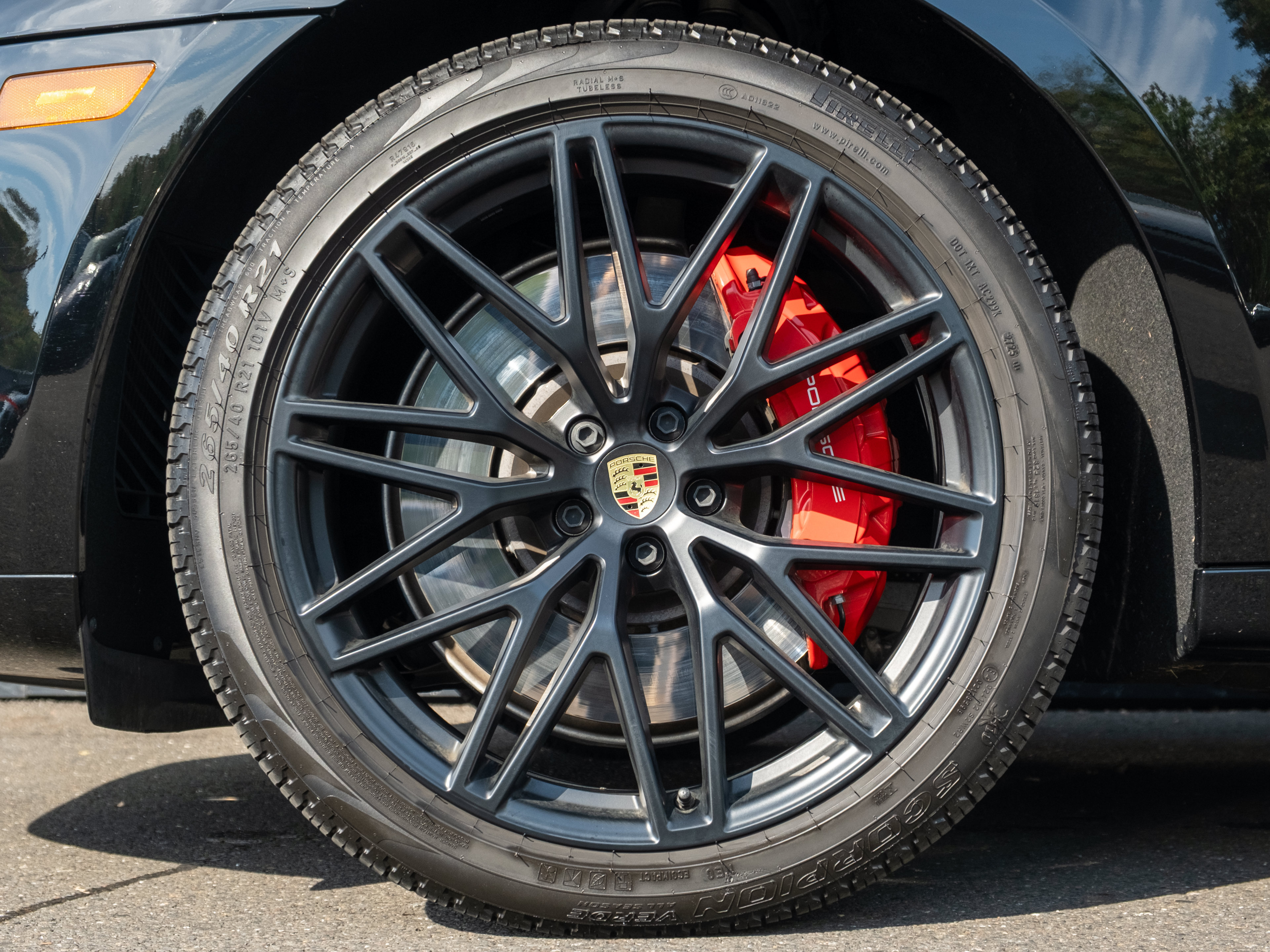 Certified 2026 Porsche Macan GTS AWD/4WD image 12