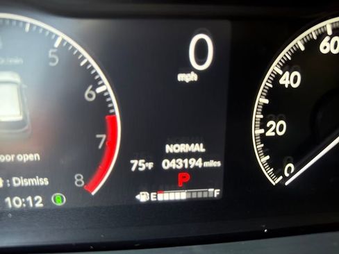 Used 2023 Honda Pilot Touring image 13