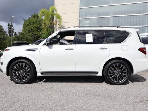 Used 2023 Nissan Armada Platinum w/ Captain's Chairs Package RWD image 6