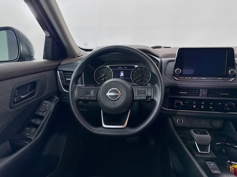Used 2023 Nissan Rogue S AWD/4WD image 20