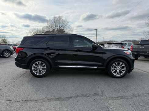 Used 2021 Ford Explorer XLT w/ Equipment Group 202A image 7