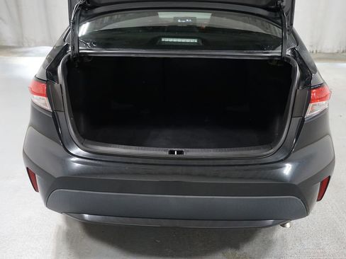 Used 2021 Toyota Corolla L image 30
