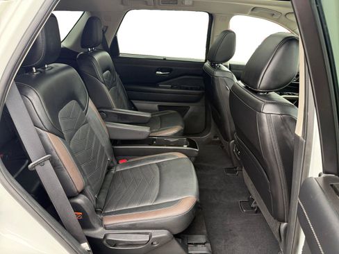 Used 2023 Nissan Pathfinder Platinum AWD/4WD image 15