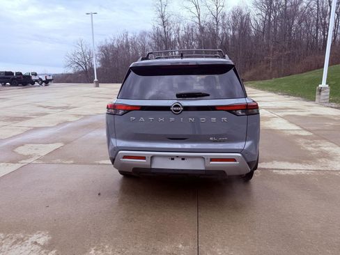 Used 2024 Nissan Pathfinder SL AWD/4WD image 6