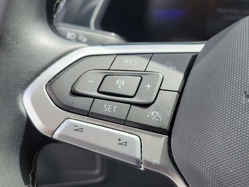 Used 2023 Volkswagen Tiguan SE FWD image 31