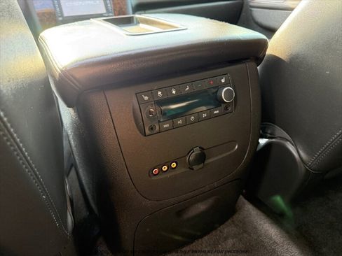Used 2012 GMC Yukon XL Denali AWD/4WD image 30