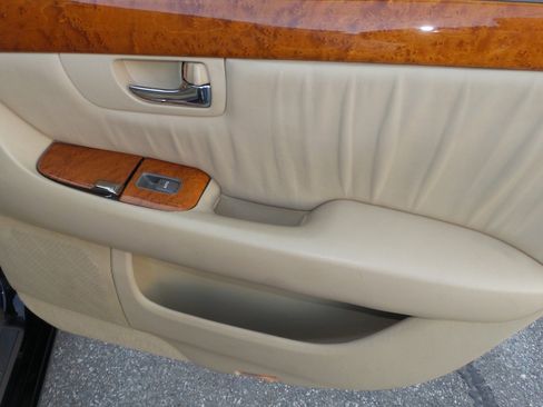 Used 2004 Lexus LS 430 image 87