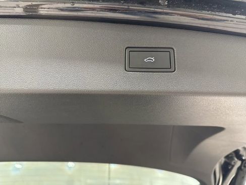 Certified 2024 Volkswagen Tiguan SE R-Line image 19