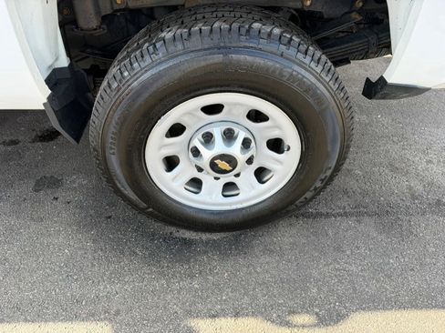 Used 2018 Chevrolet Silverado 3500 W/T w/ Snow Plow Prep Package image 5