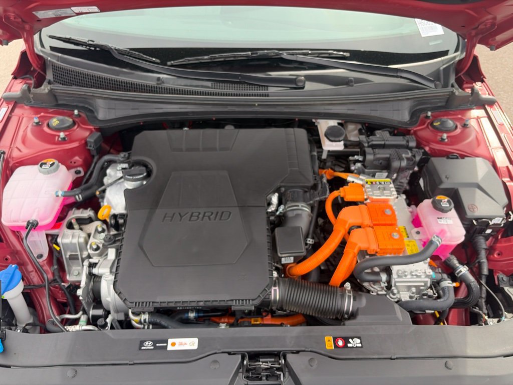 Certified 2025 Hyundai Elantra Limited FWD image 36