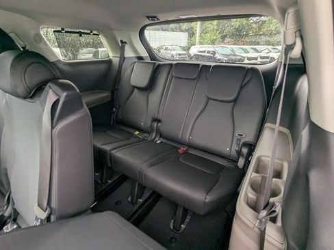 New 2027 Kia Carnival EX FWD image 16