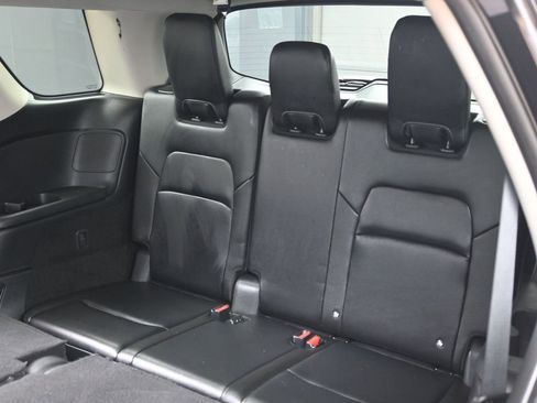 Used 2023 Nissan Pathfinder SL w/ Black Appearance Package image 36