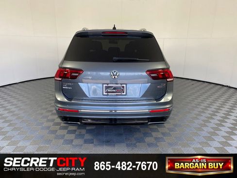 Used 2018 Volkswagen Tiguan SEL w/ R-Line Package AWD/4WD image 6