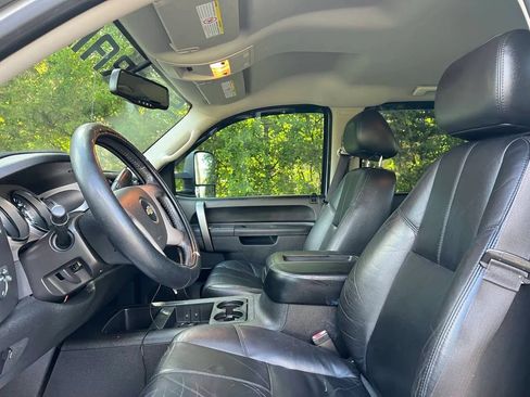 Used 2014 Chevrolet Silverado 2500 LT w/ Interior Plus Package image 9