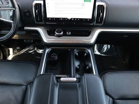 Used 2025 Ford Expedition Max Platinum AWD/4WD image 31