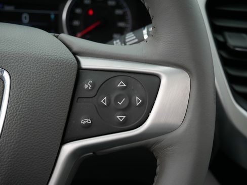 Used 2017 GMC Acadia SLE AWD/4WD image 30