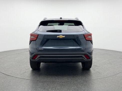Used 2025 Chevrolet Trax LT FWD image 7