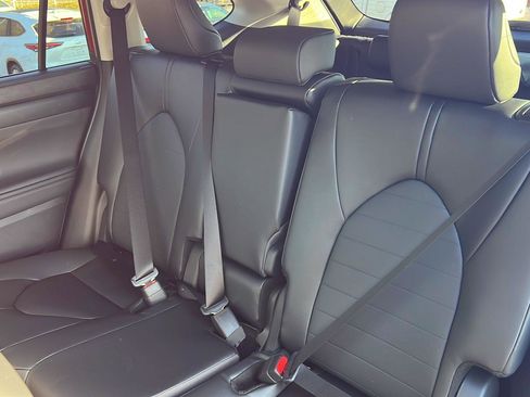 New 2026 Toyota Highlander XLE image 29