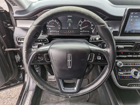 Used 2020 Lincoln Corsair AWD w/ Premium Package image 15