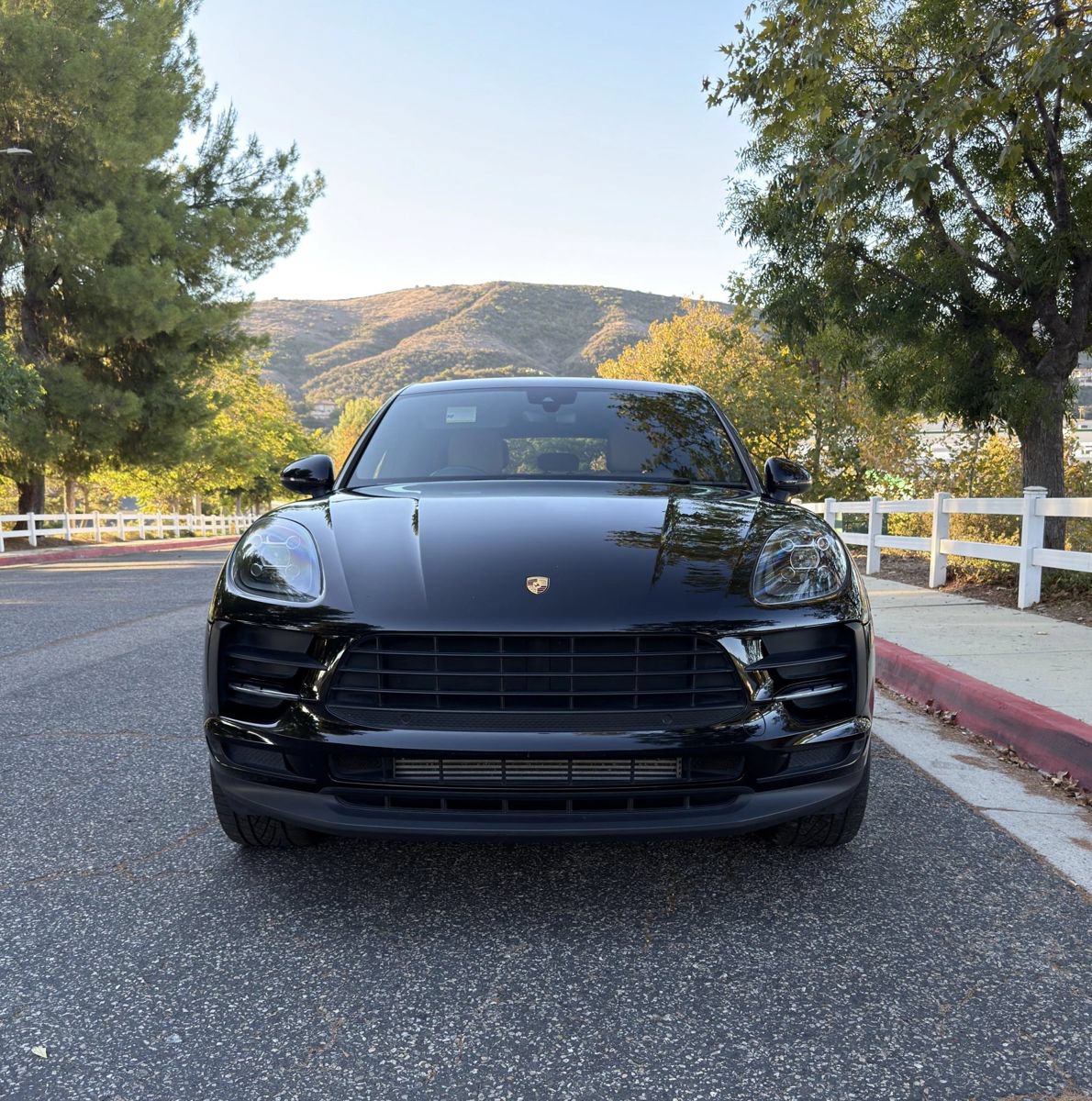 Used 2019 Porsche Macan AWD/4WD image 1