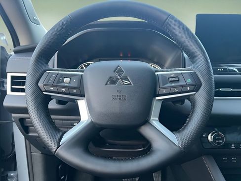 New 2026 Mitsubishi Outlander AWD image 18