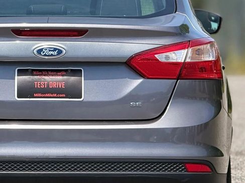 Used 2013 Ford Focus SE FWD image 14